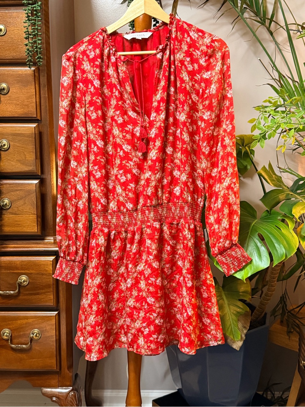 INTERMIX ✨Silk✨ Red Floral Tie-Neck Long-Sleeve Mini Dress